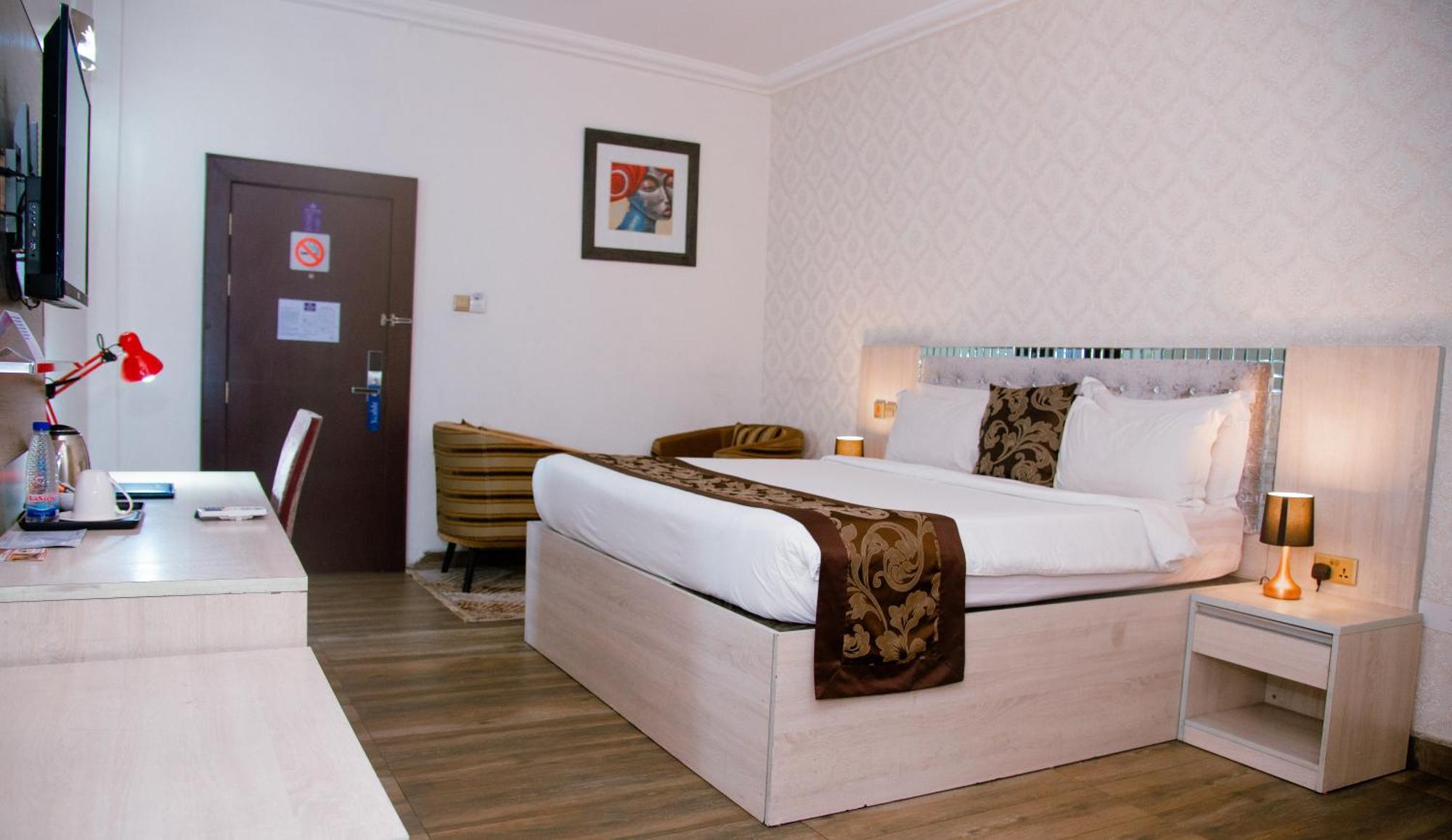 Golden Tulip Hotel -Gt31 Stadium Road Port Harcourt Exterior photo