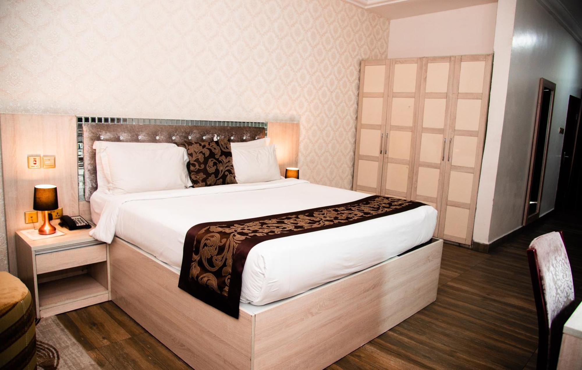 Golden Tulip Hotel -Gt31 Stadium Road Port Harcourt Exterior photo